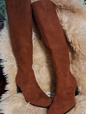 Shoe'N Tale Platform  Dark Brown Suede Knee High Boots for Women NWT Size 8.5